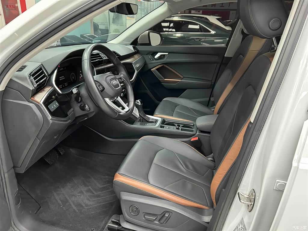 Audi Q3, 2022 11