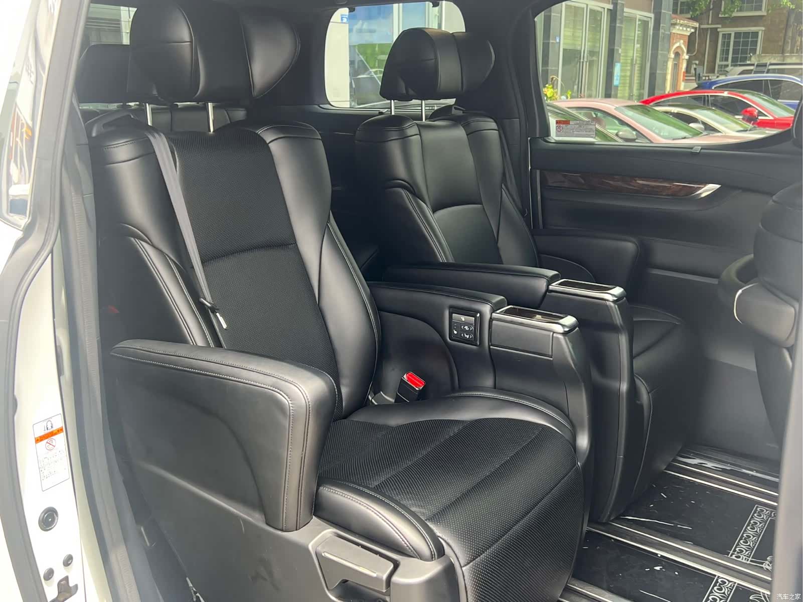 Toyota Alphard, 2018 16