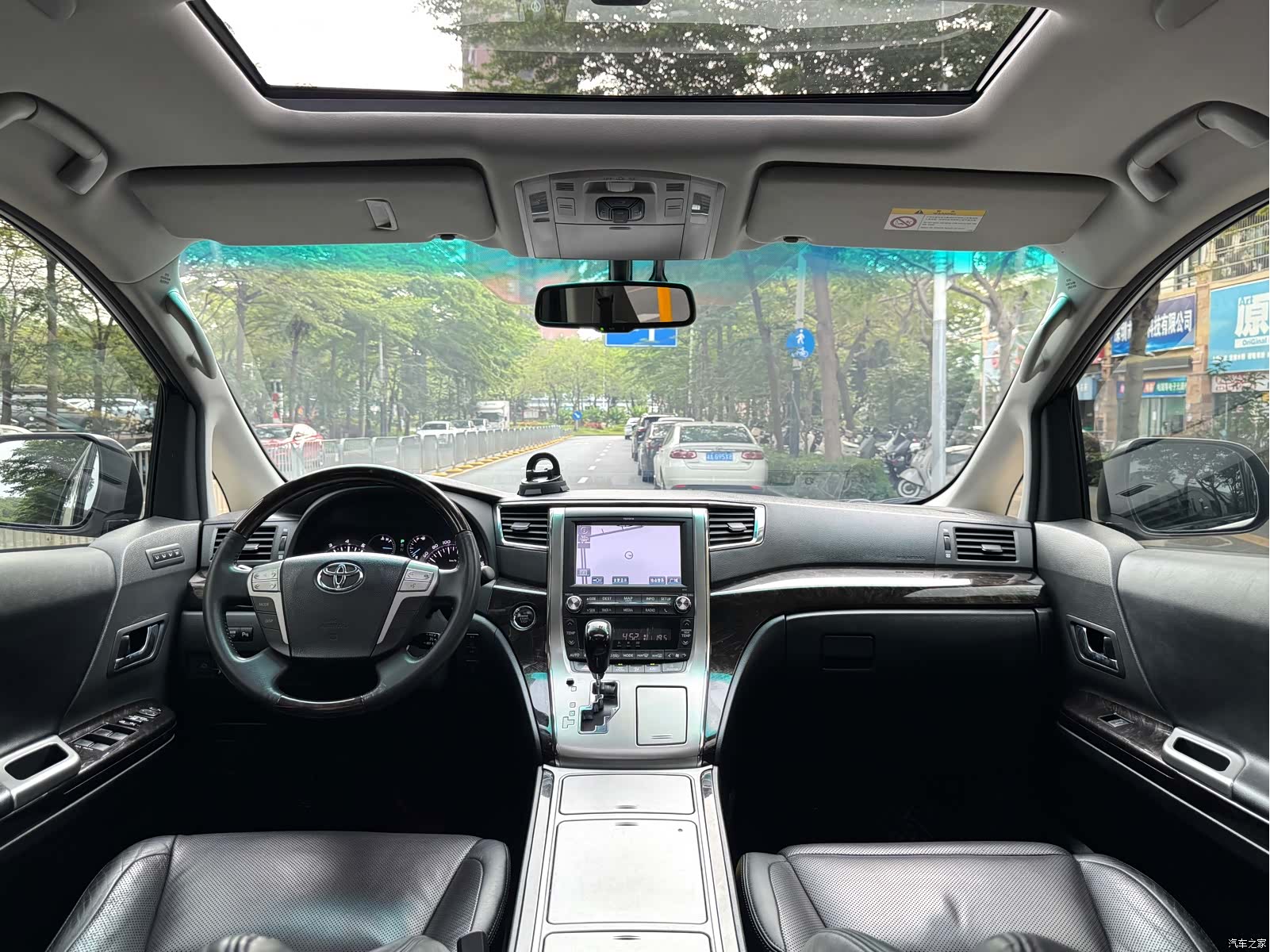 Toyota Alphard, 2014 8