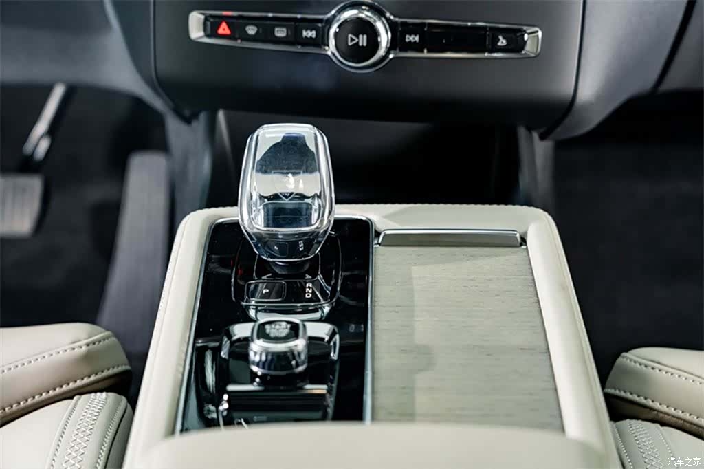 Volvo XC90, 2026 15
