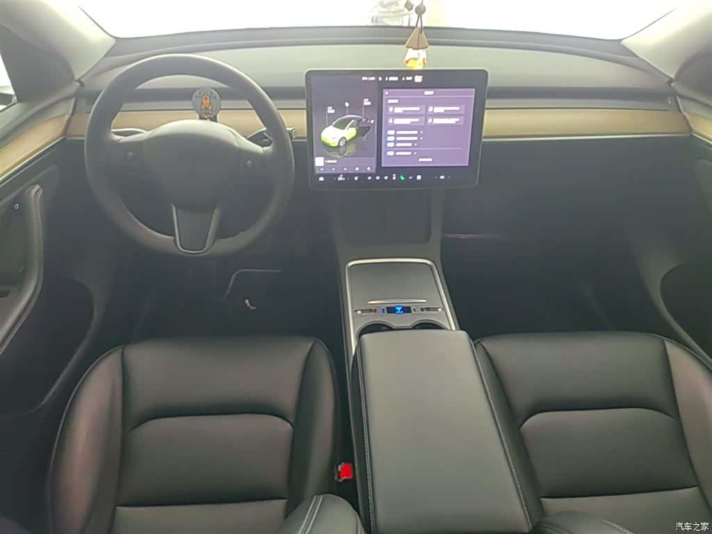 Tesla Model Y, 2023 10