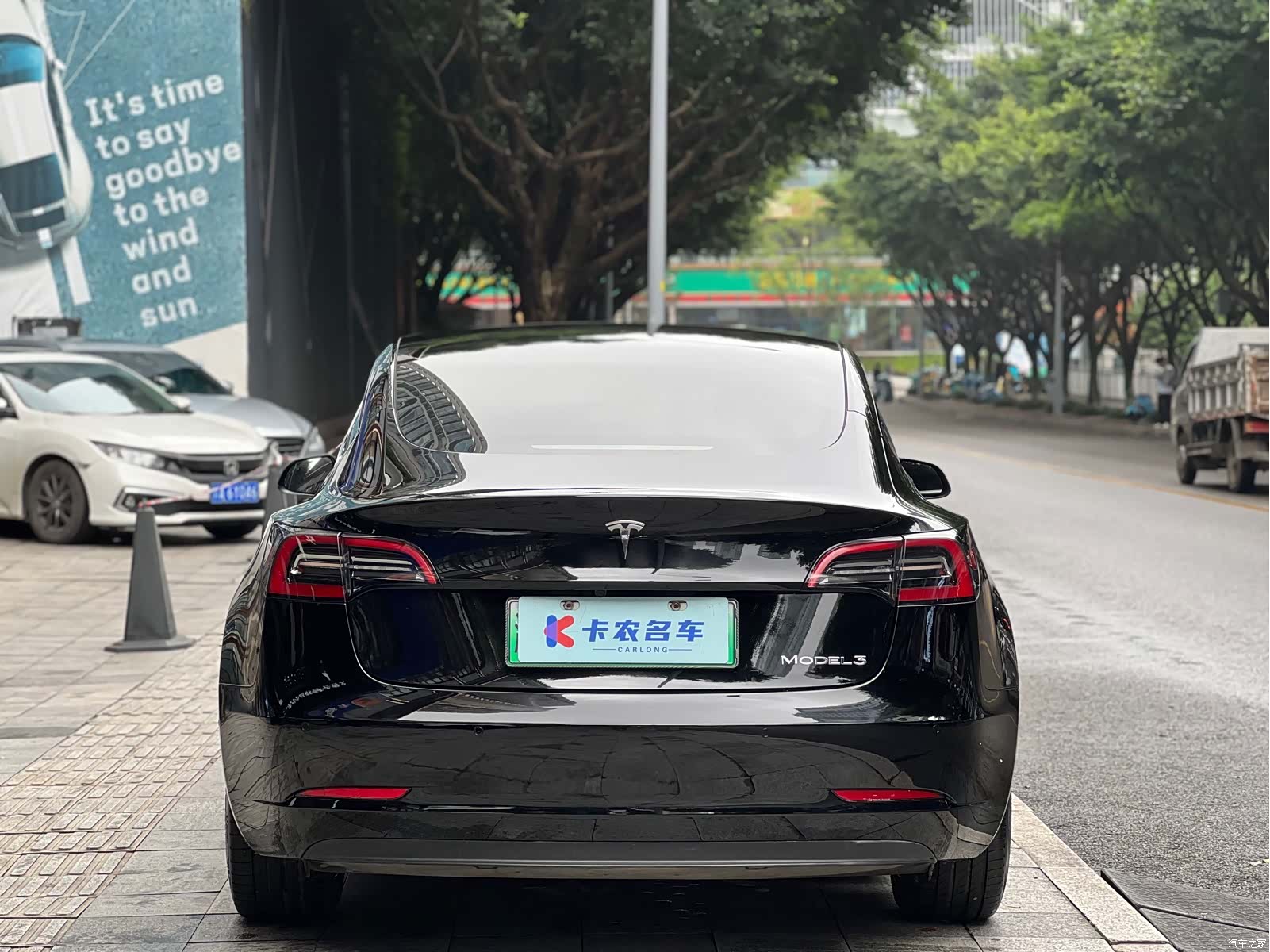 Tesla Model 3, 2023 4