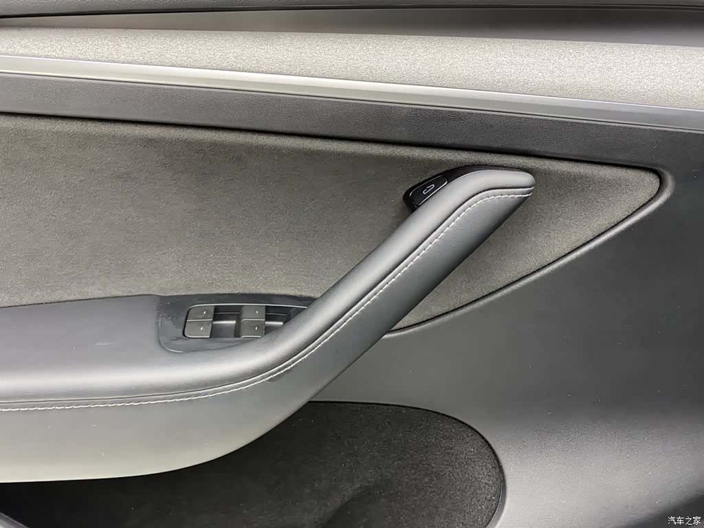 Tesla Model Y, 2024 24