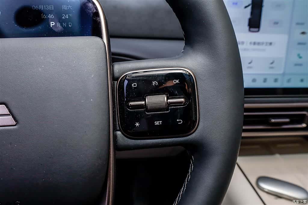 Li Auto MEGA, 2025 9
