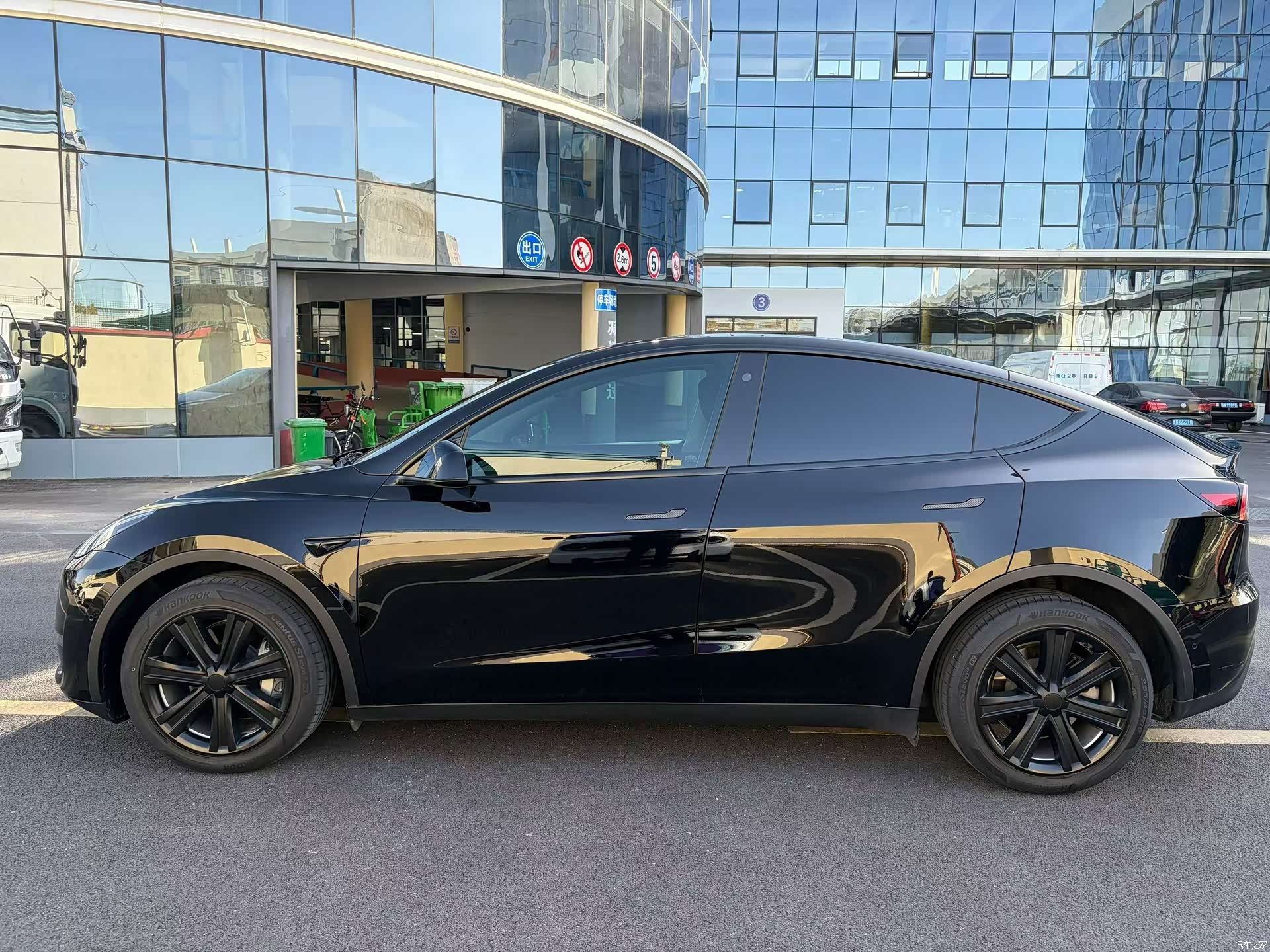 Tesla Model Y, 2023 3
