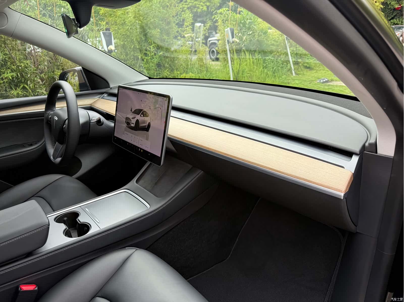 Tesla Model Y, 2021 13