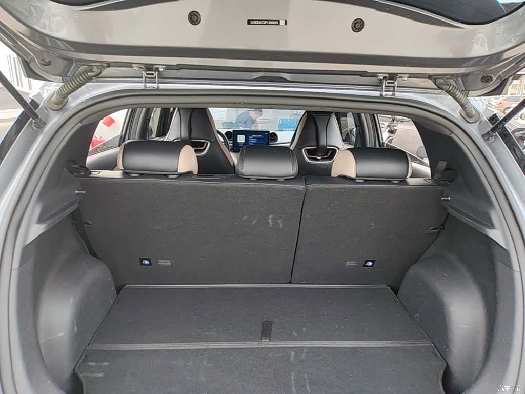 BYD Dolphin, 2023 19
