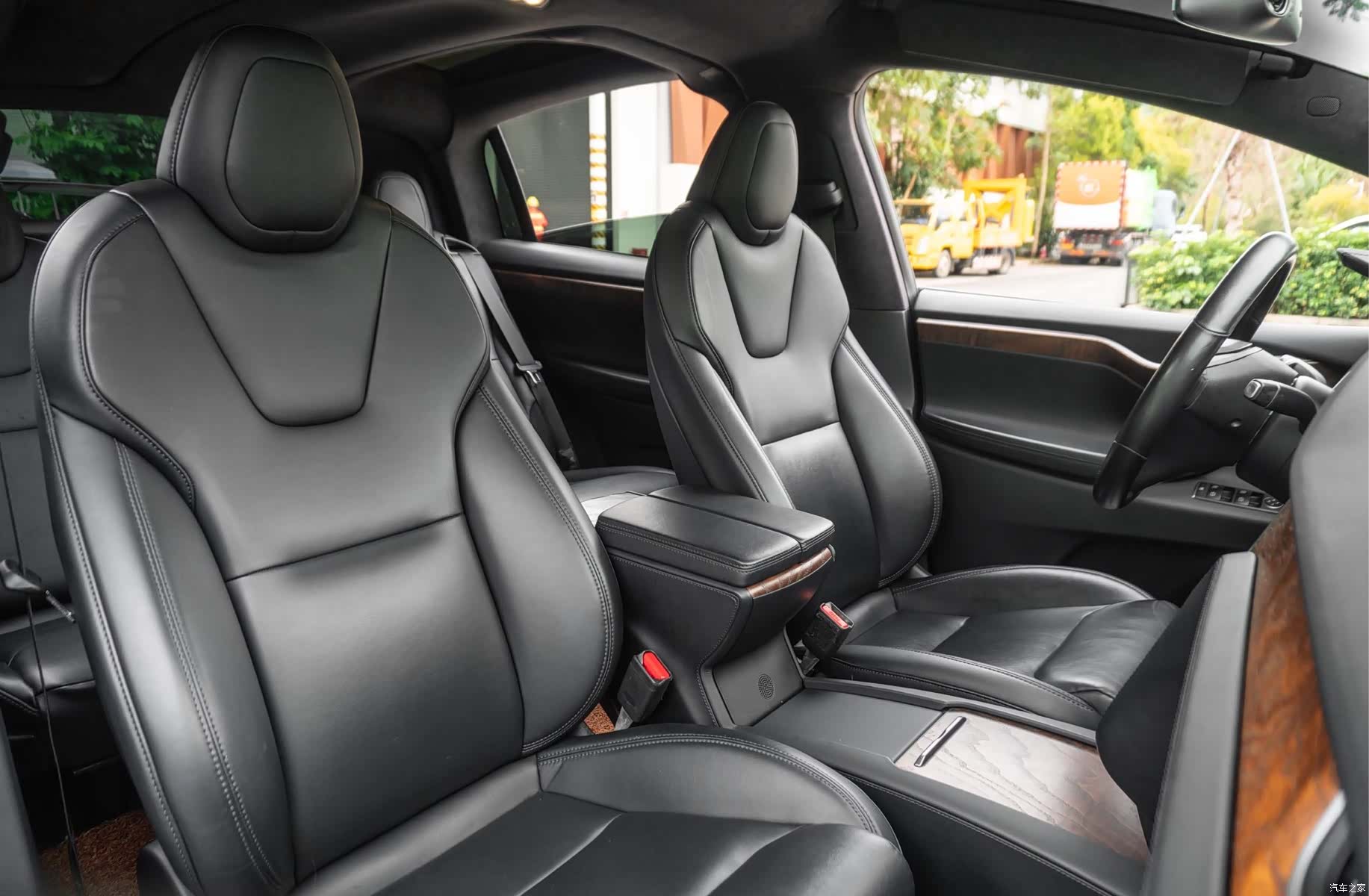 Tesla Model X, 2019 13