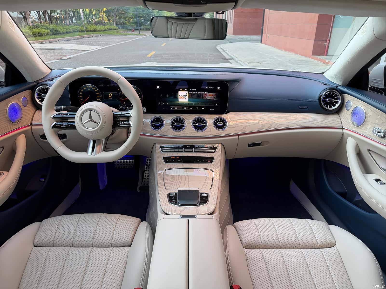 Mercedes-Benz E-Class, 2024 13