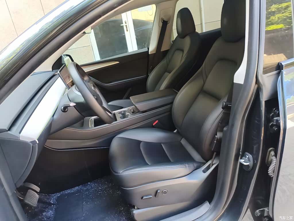 Tesla Model Y, 2024 15