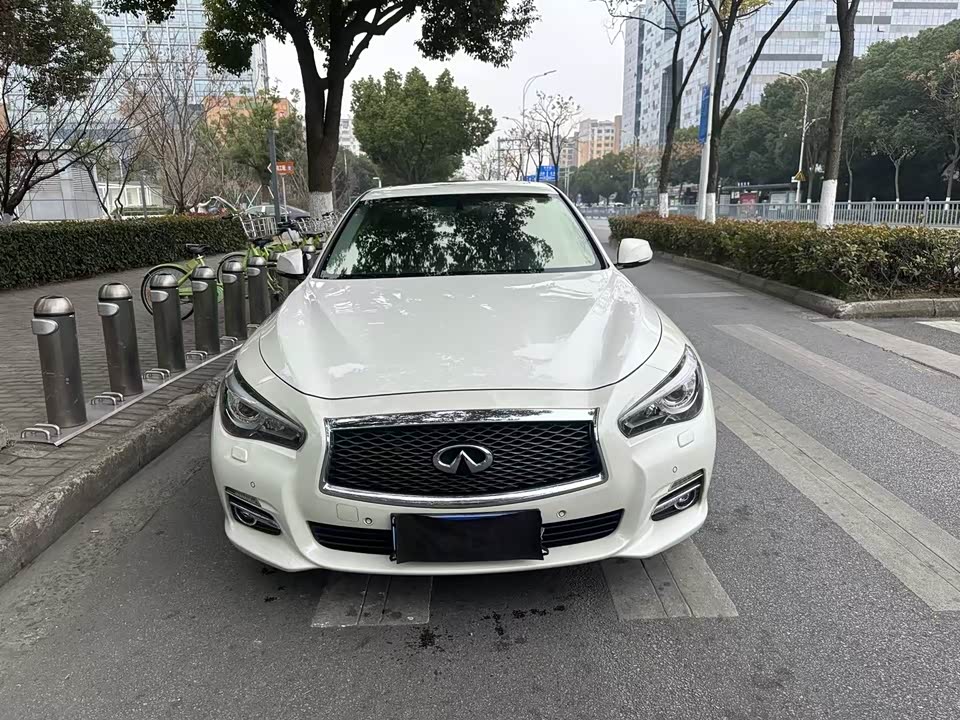 Infiniti Q50L