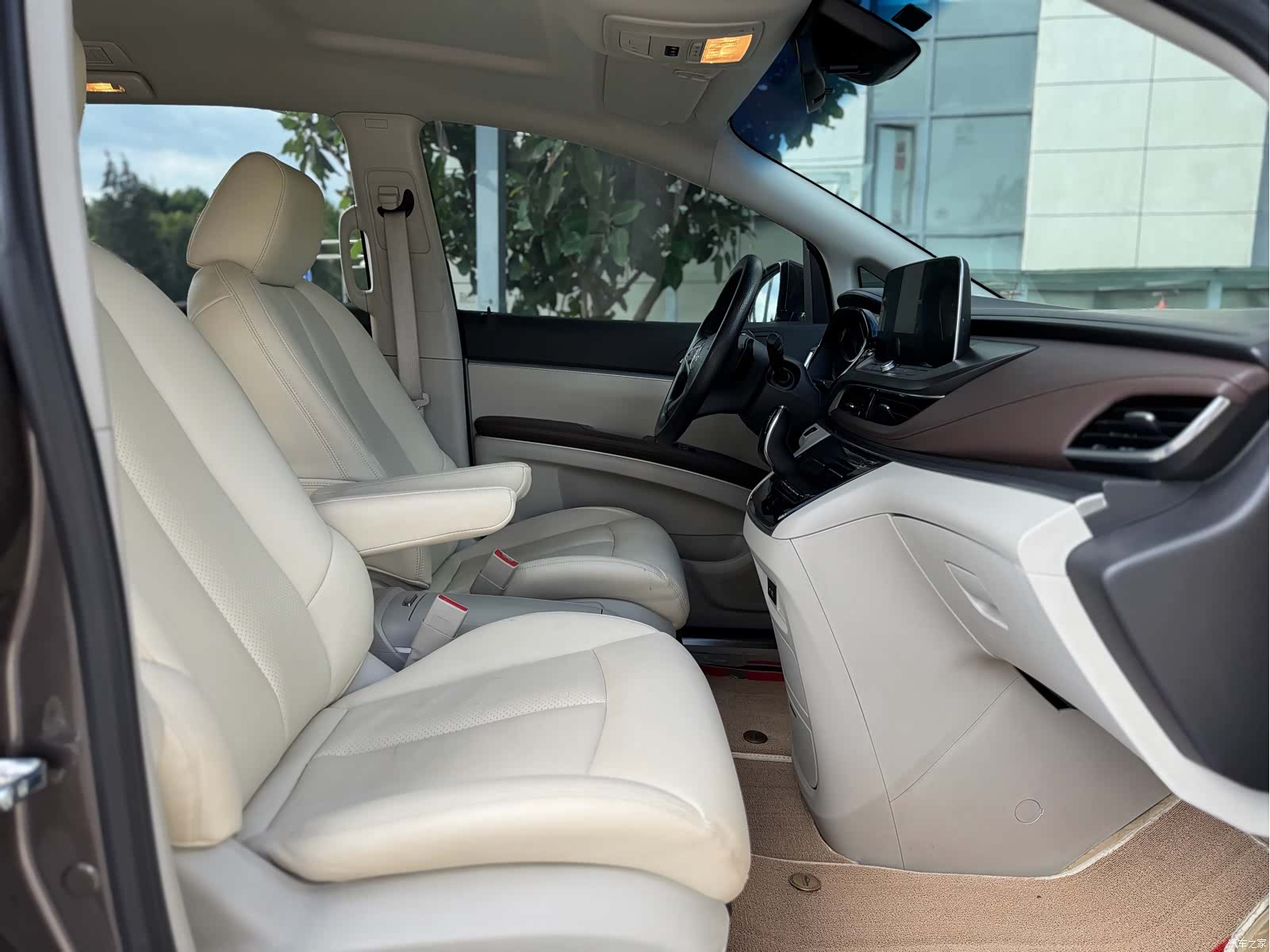 Buick GL8, 2023 7