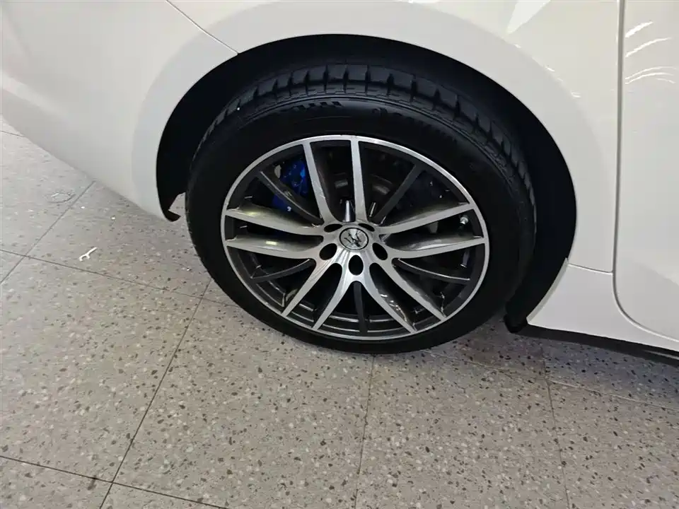 Maserati Ghibli Maserati Ghibli