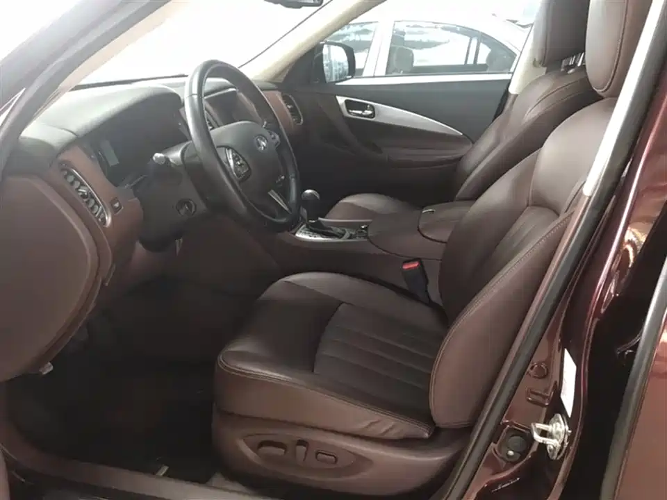 Infiniti QX50
