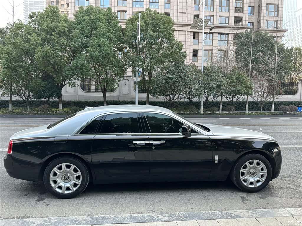 Rolls-Royce Ghost, 2011 все фото