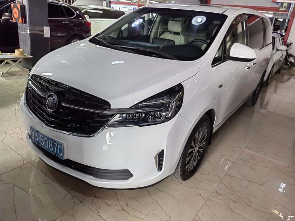 Buick GL8, 2021 3