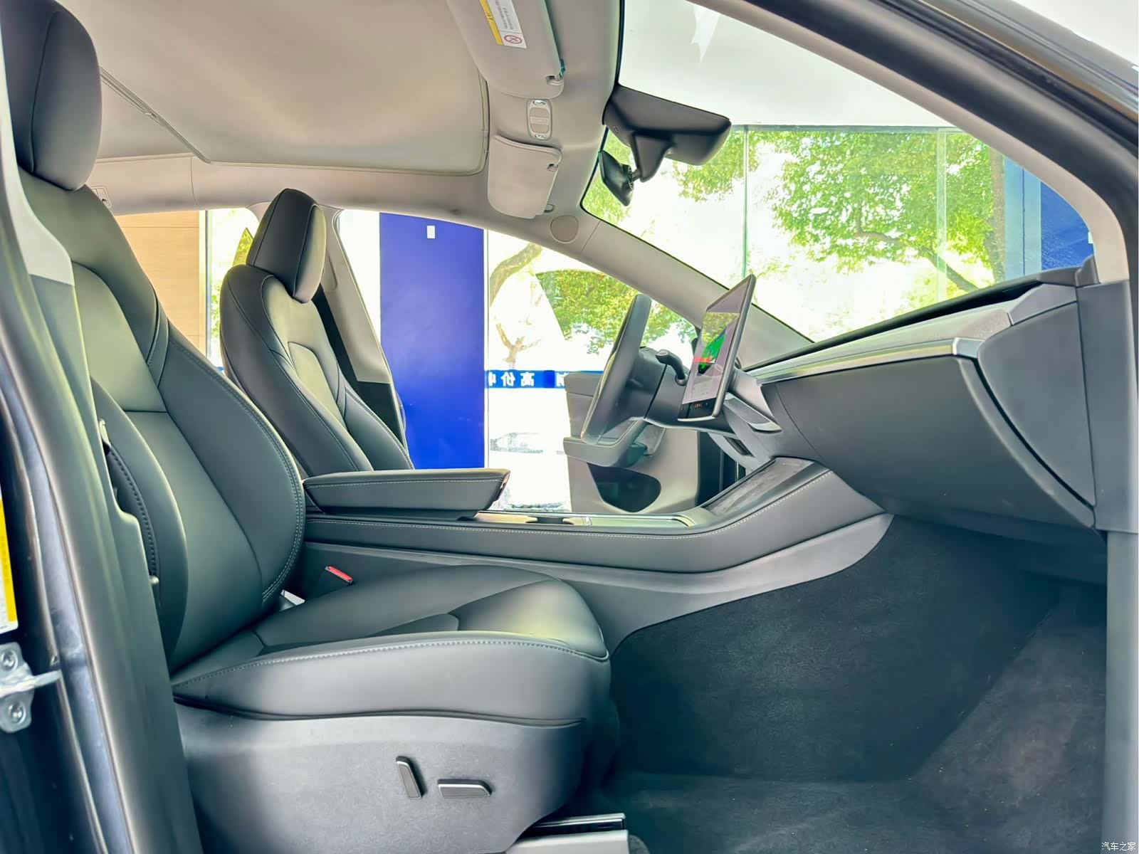 Tesla Model Y, 2024 12