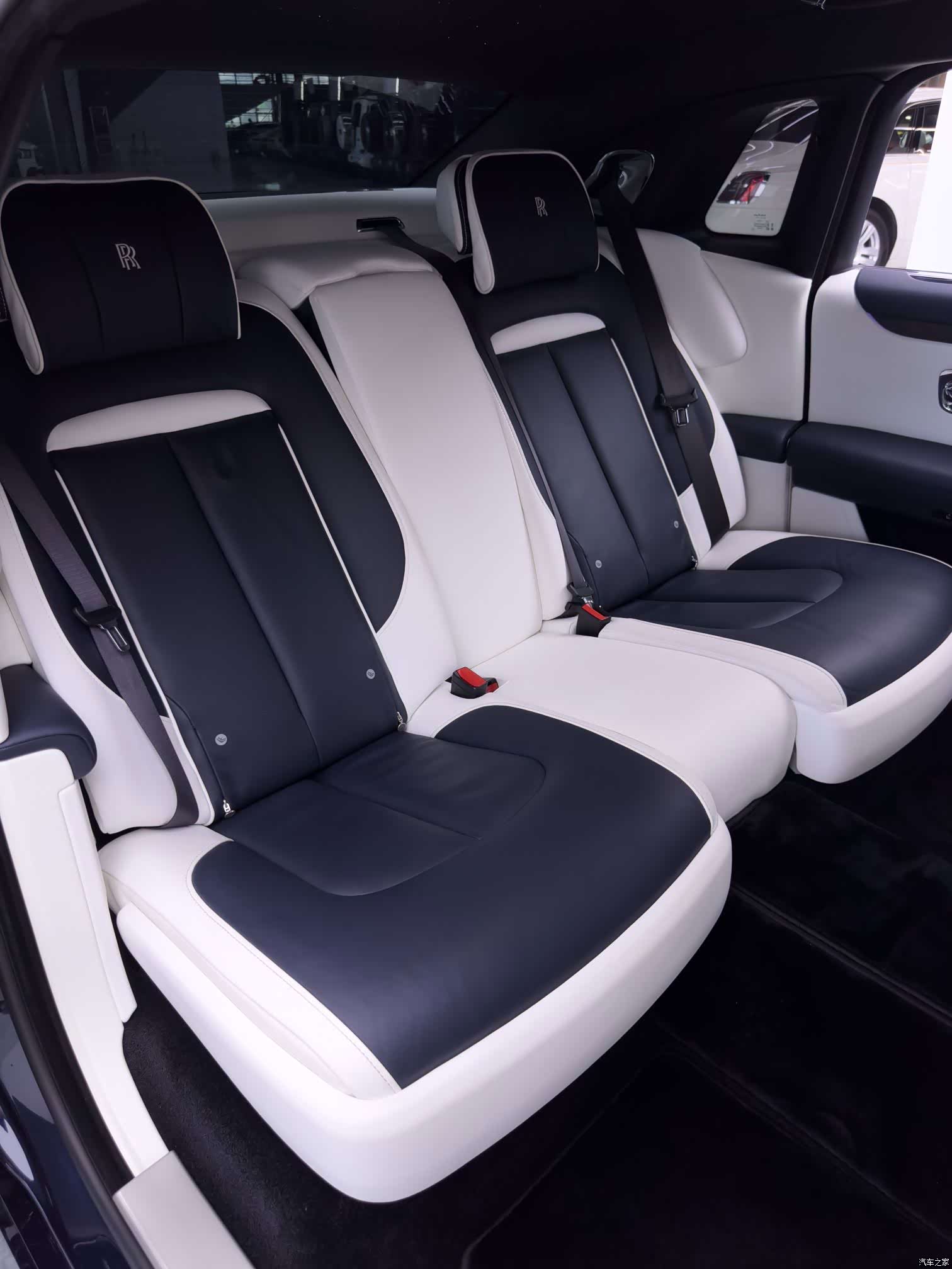 Rolls-Royce Ghost, 2021 32