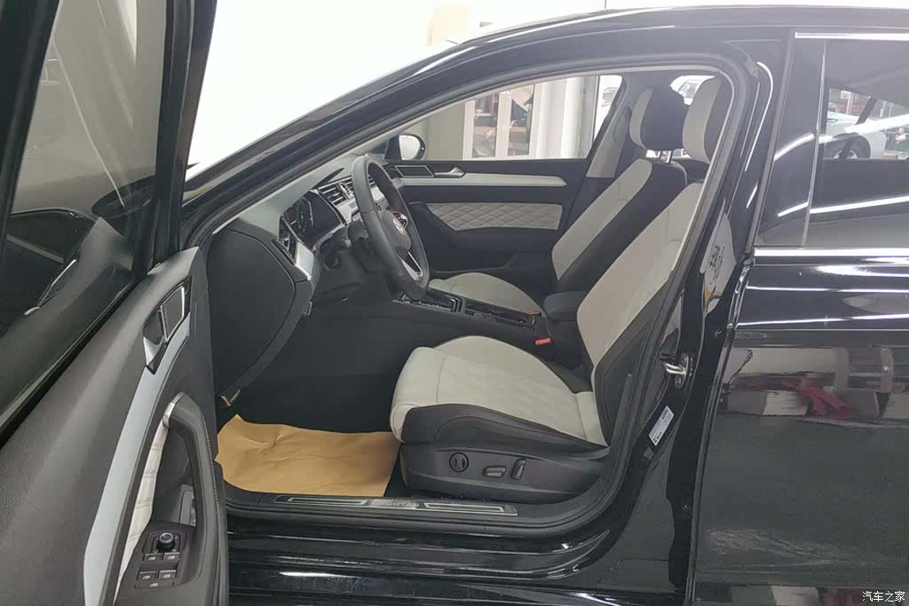 Volkswagen Magotan, 2025 9