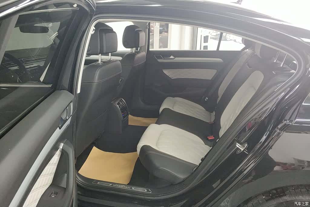 Volkswagen Magotan, 2025 11