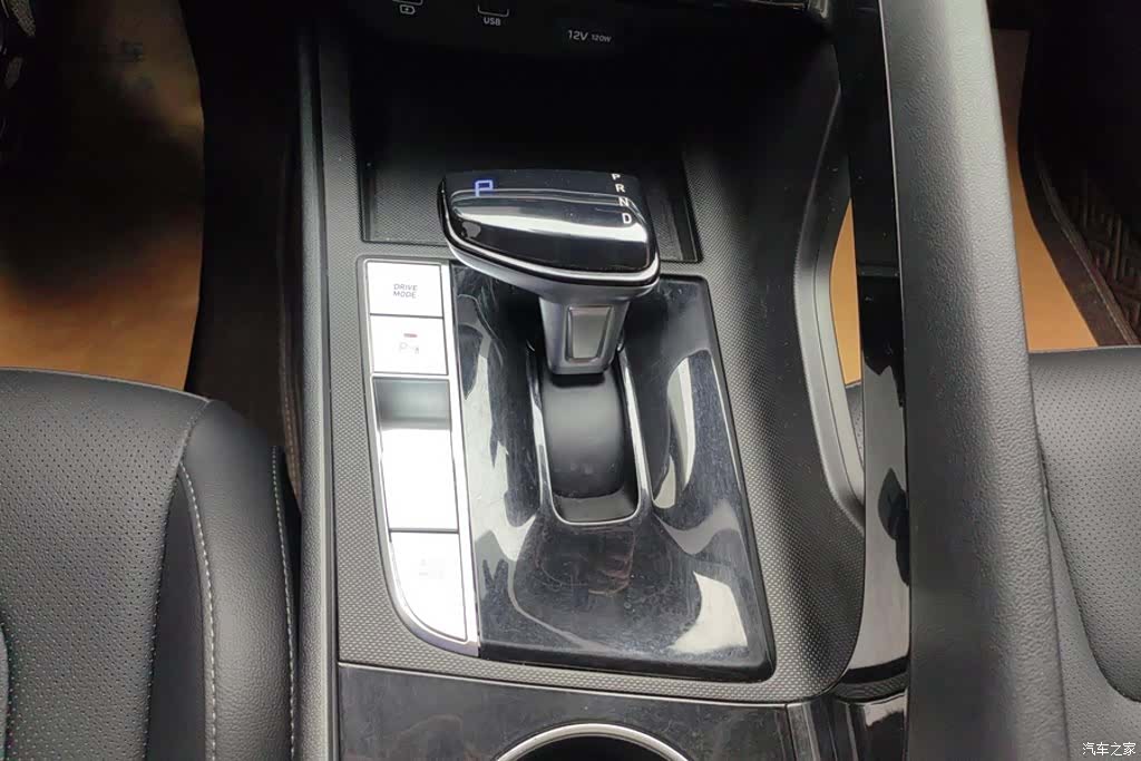 Hyundai Elantra, 2021 16