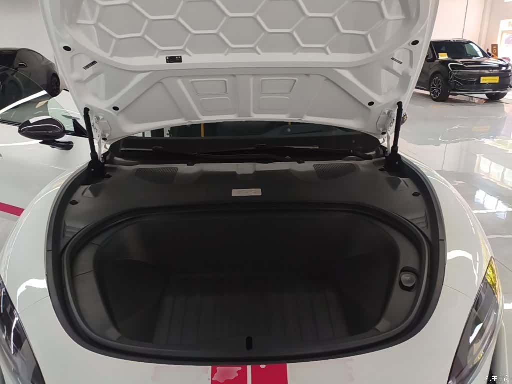 Xiaomi SU7, 2025 20