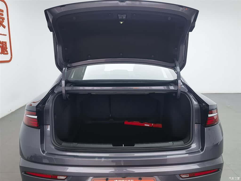 Geely Preface, 2024 16