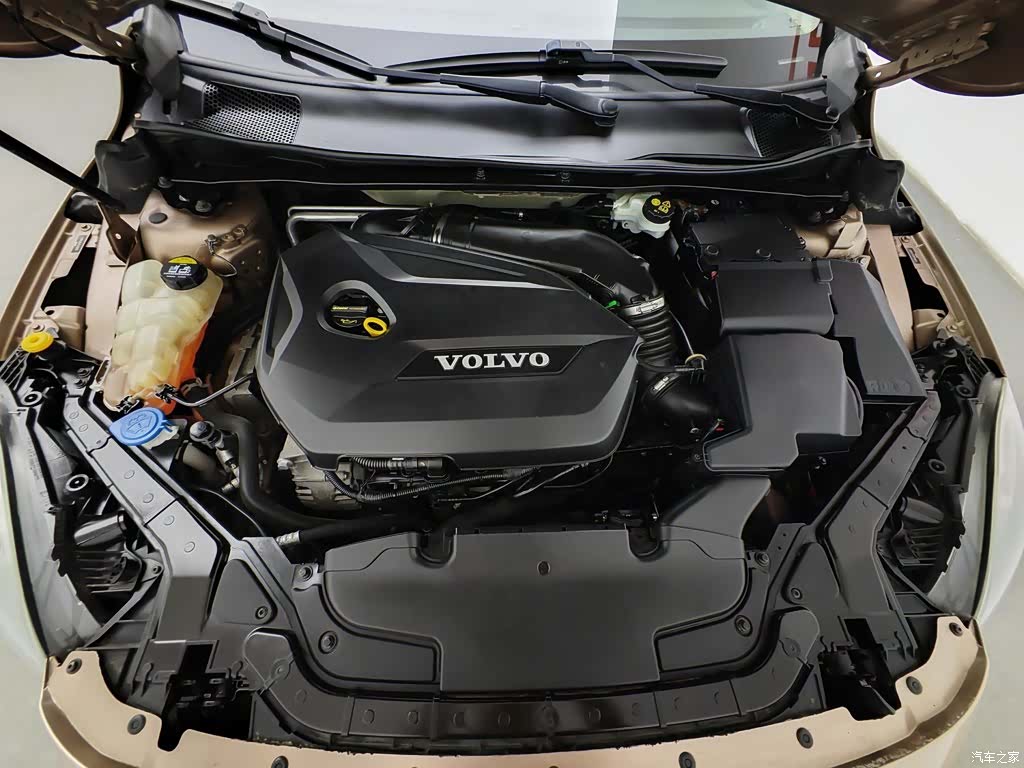 Volvo V40, 2015 6