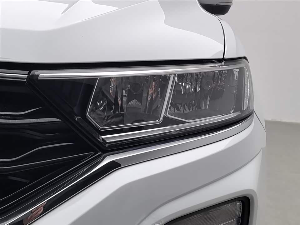 Volkswagen T-ROC exploring Songs