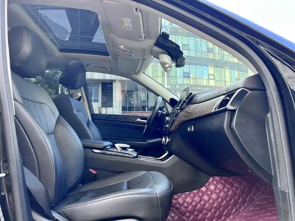 Mercedes-Benz GLE Mercedes-Benz GLE