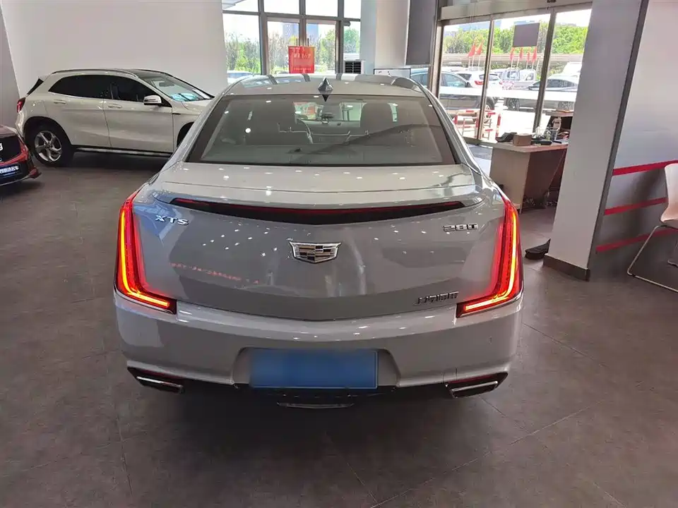 Cadillac XTS