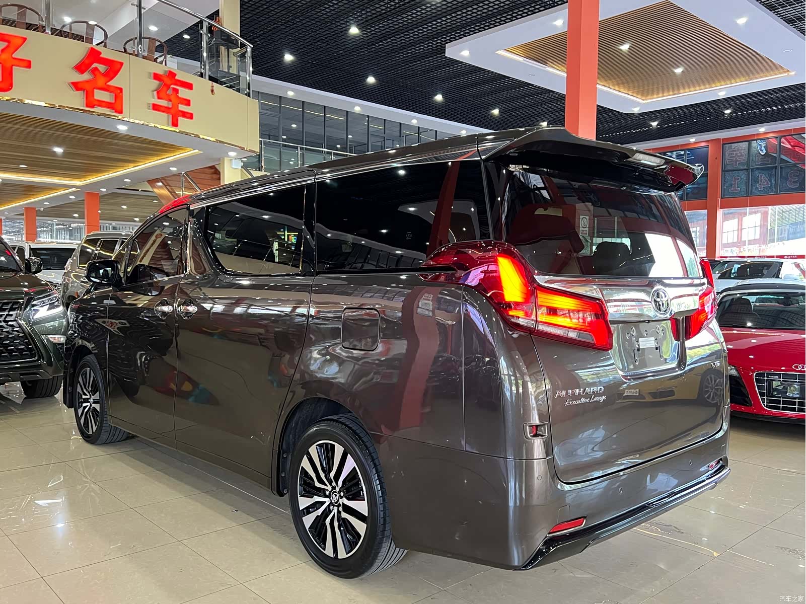 Toyota Alphard, 2018 6