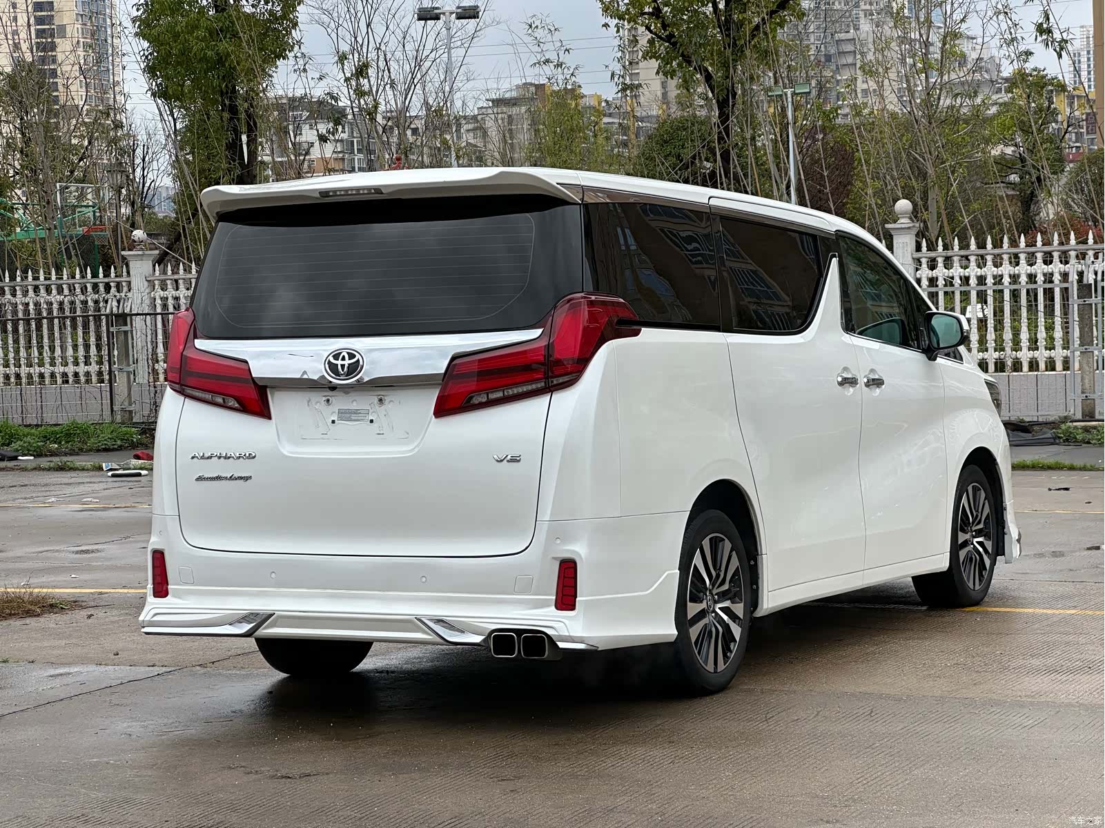 Toyota Alphard, 2022 7