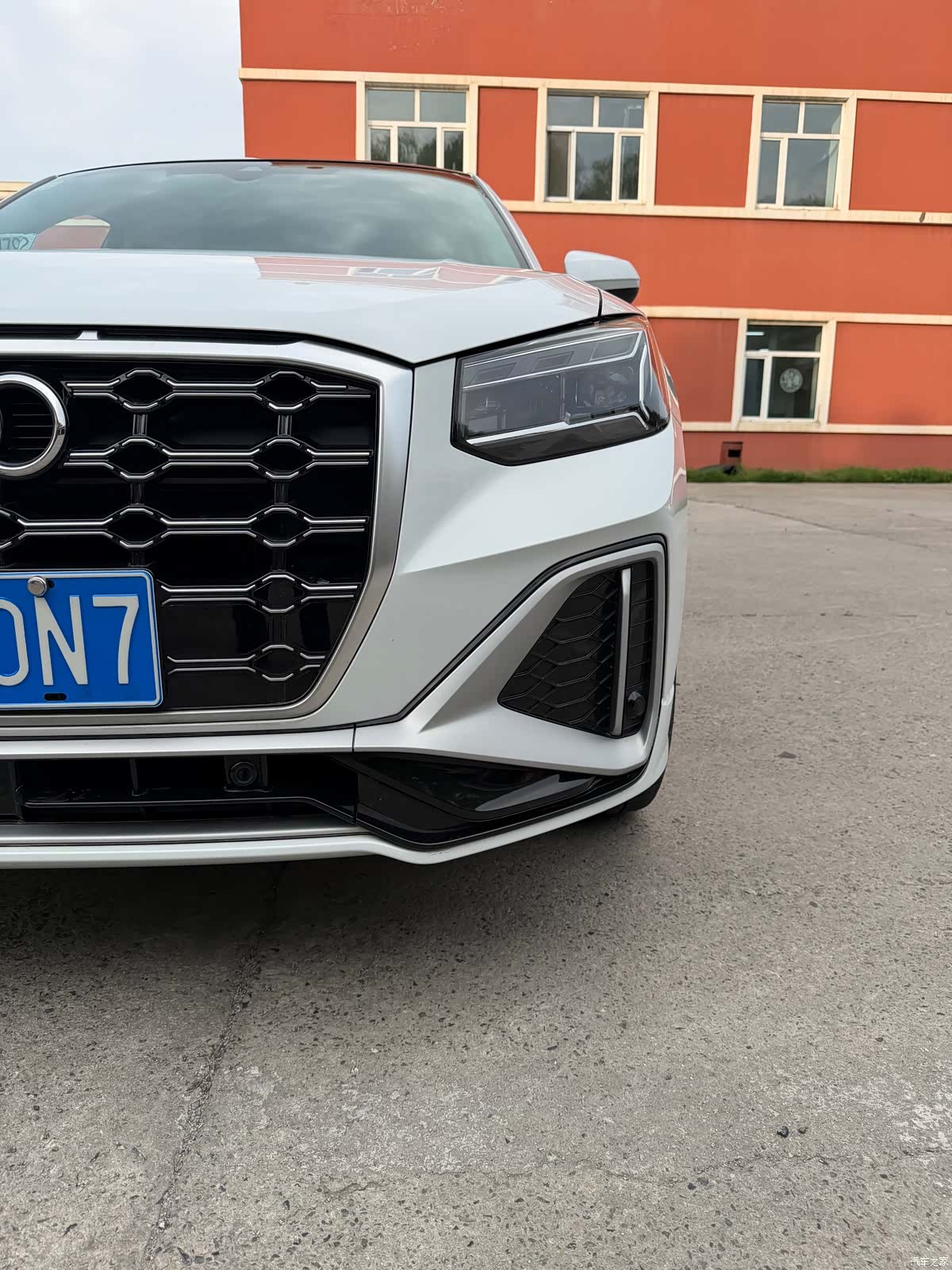 Audi Q2L, 2022 9