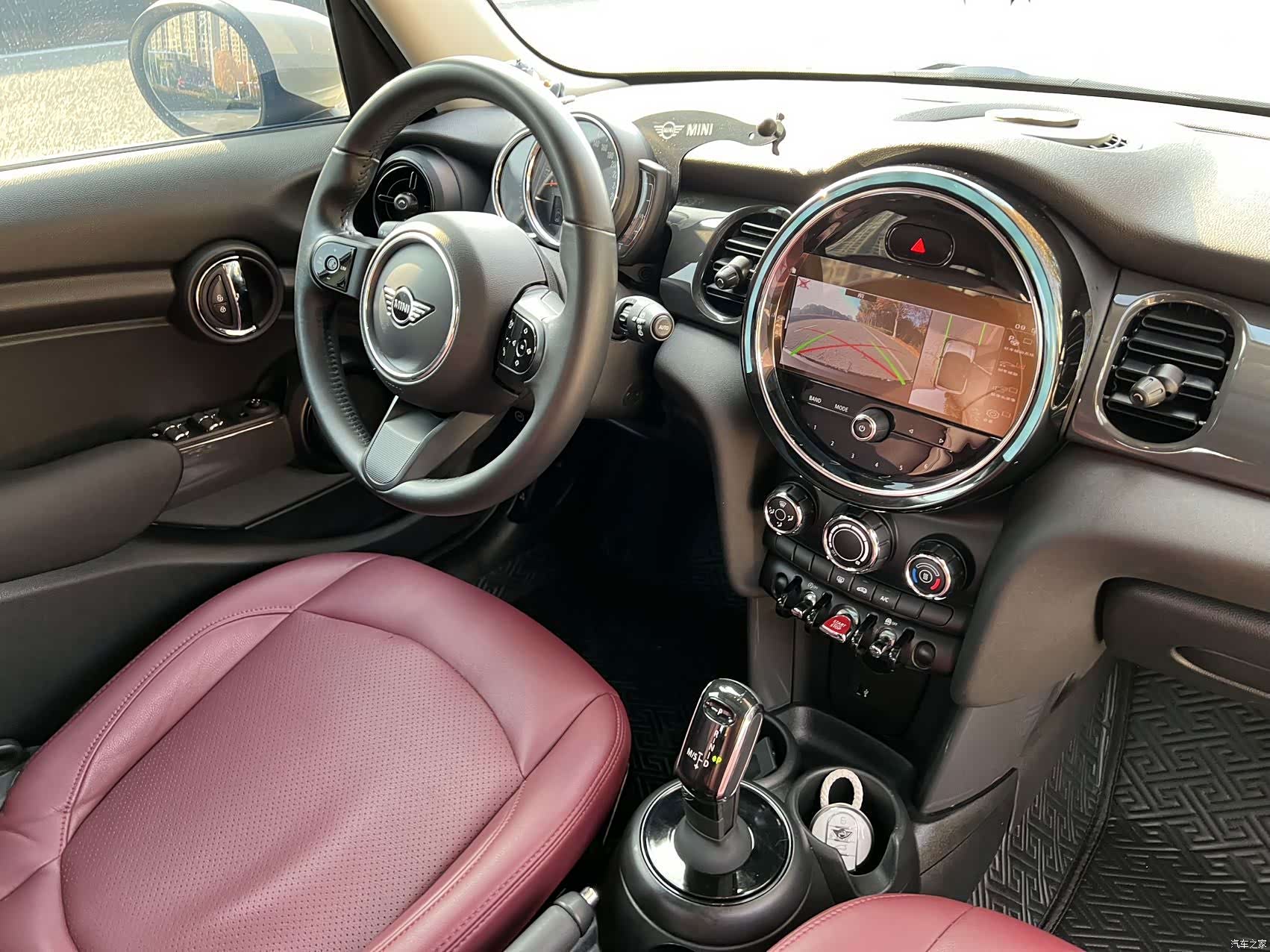 Mini ONE, 2022 14