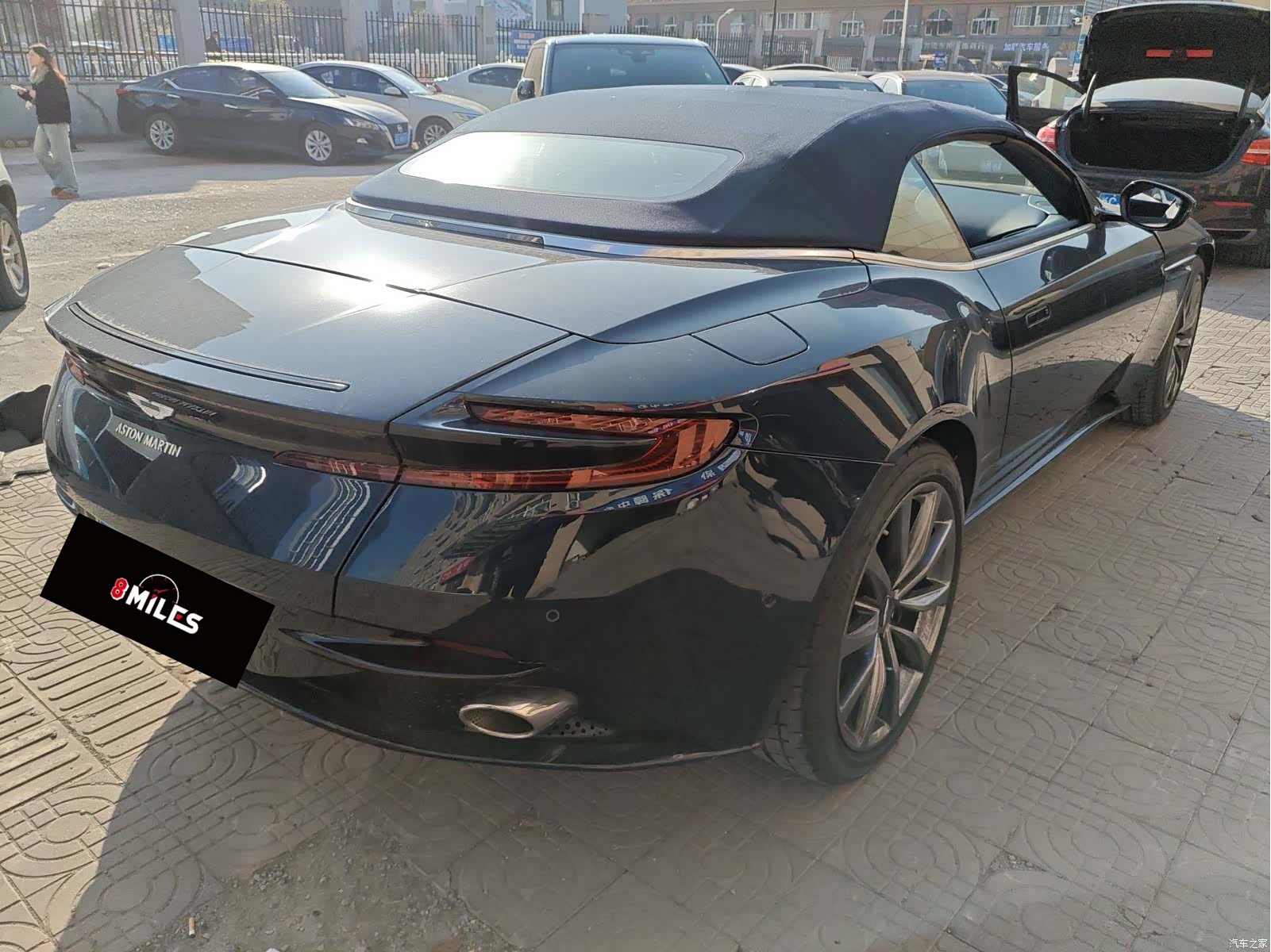Aston Martin DB11, 2021 8
