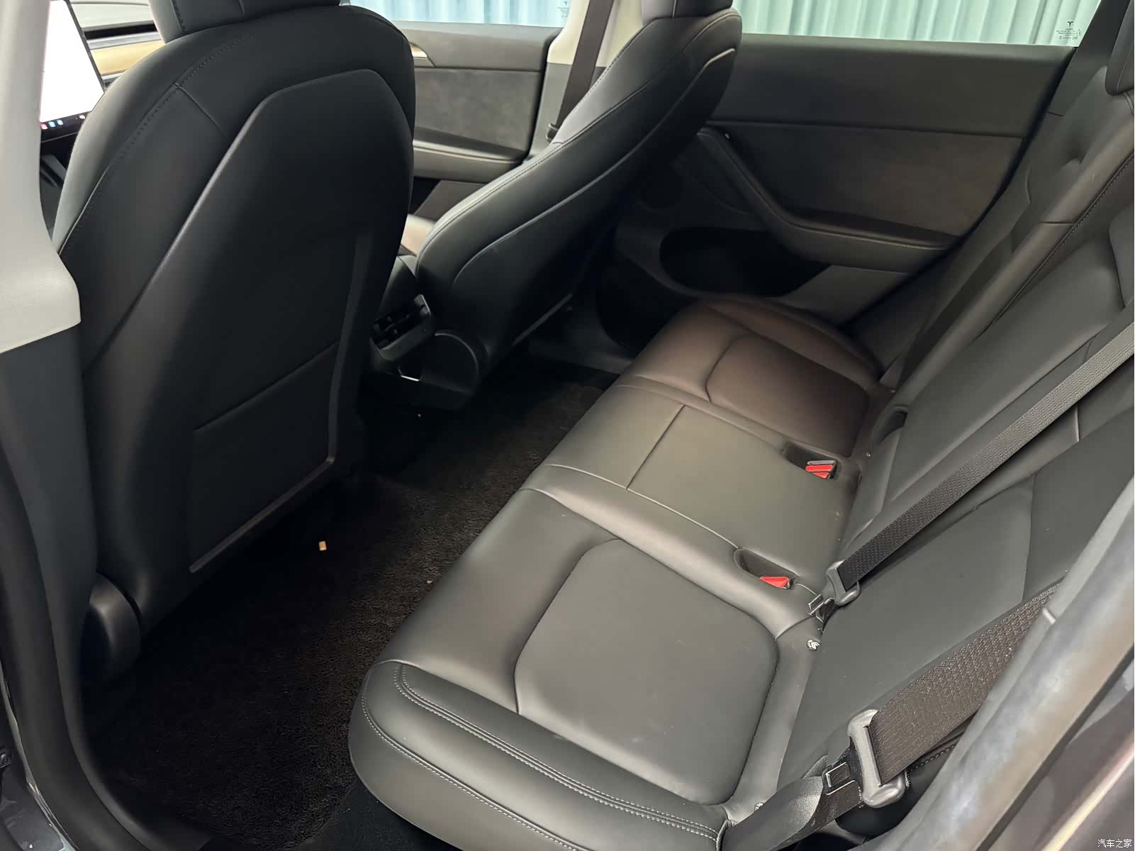 Tesla Model Y, 2021 все фото
