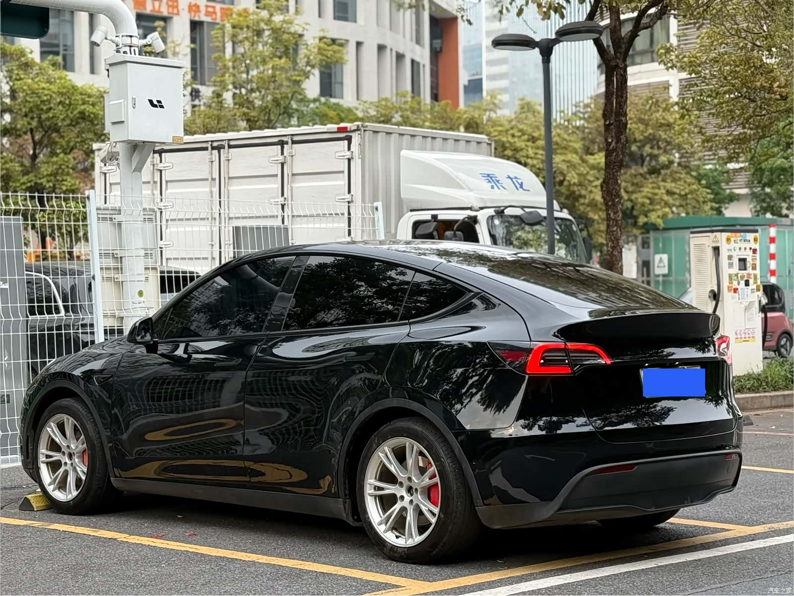 Tesla Model Y, 2021 6