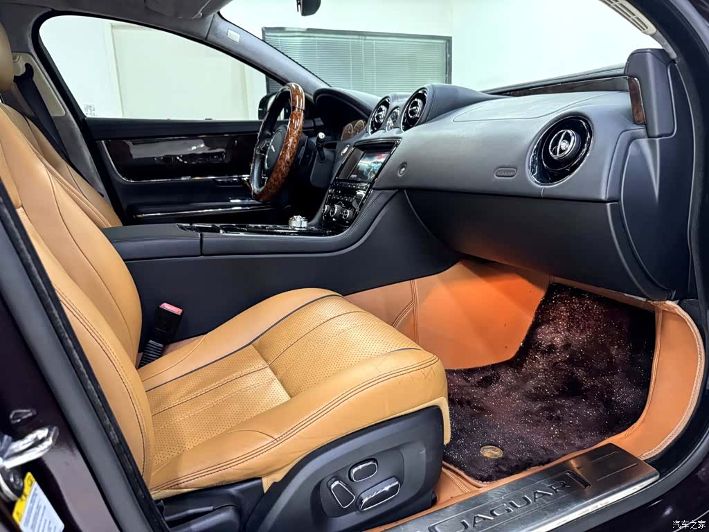 Jaguar XJ, 2014 13