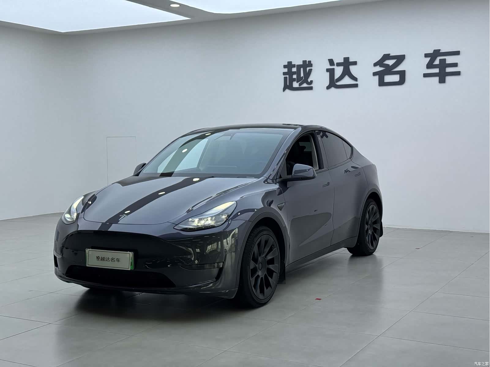 Tesla Model Y, 2022 все фото