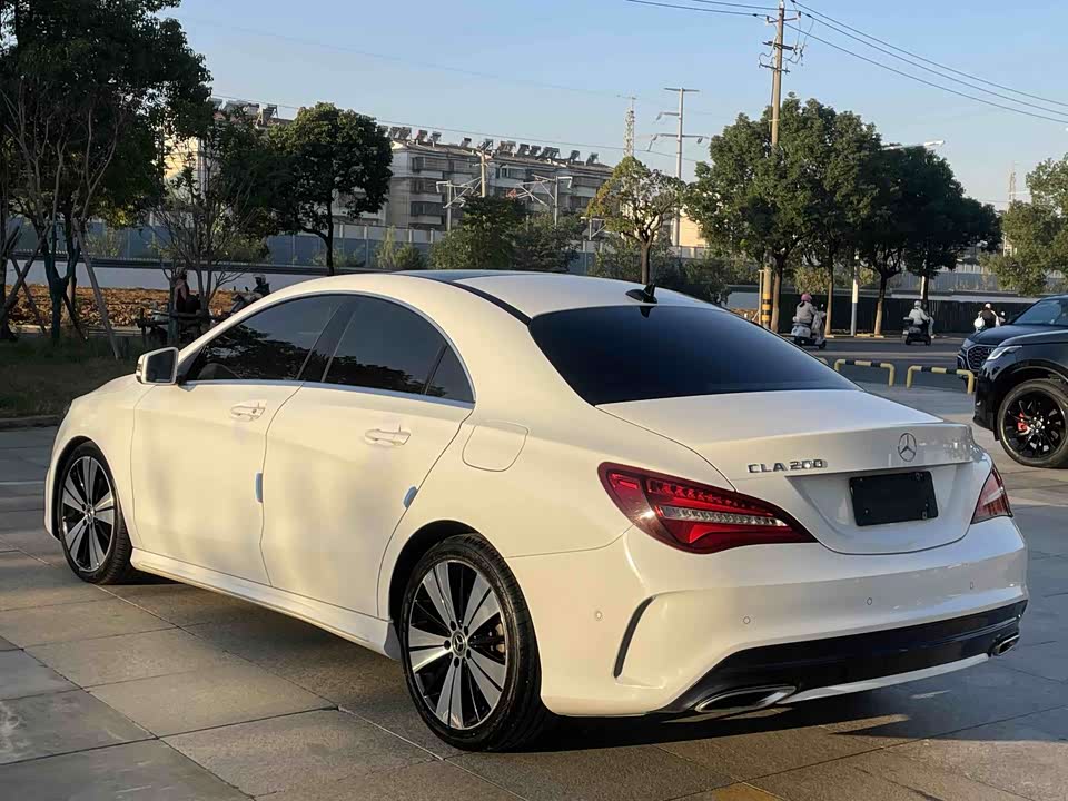 Mercedes-Benz CLA