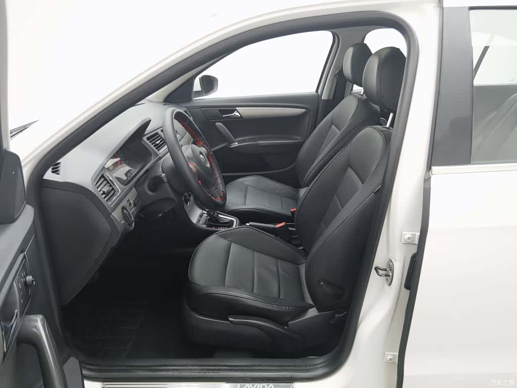 Volkswagen Lavida, 2015 10