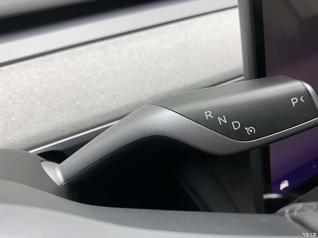 Tesla Model Y, 2024 20