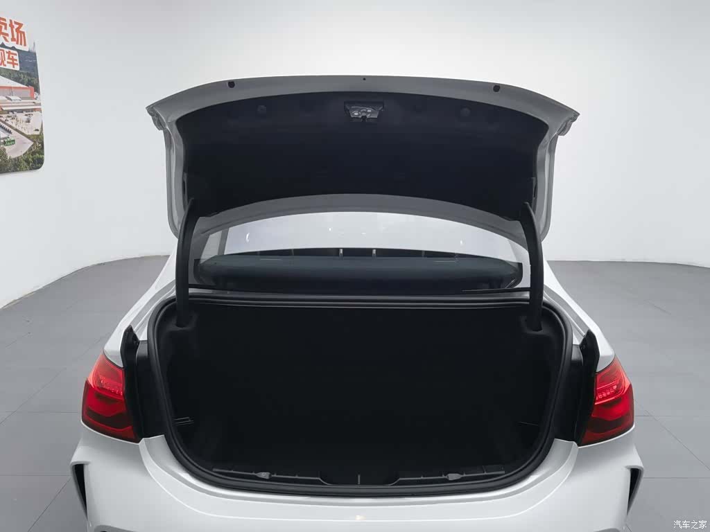 BMW 1 Series, 2021 16