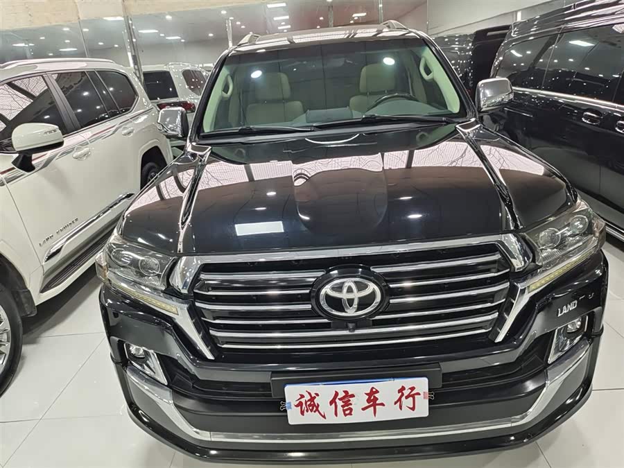Toyota Land Cruiser 2019, фото 2