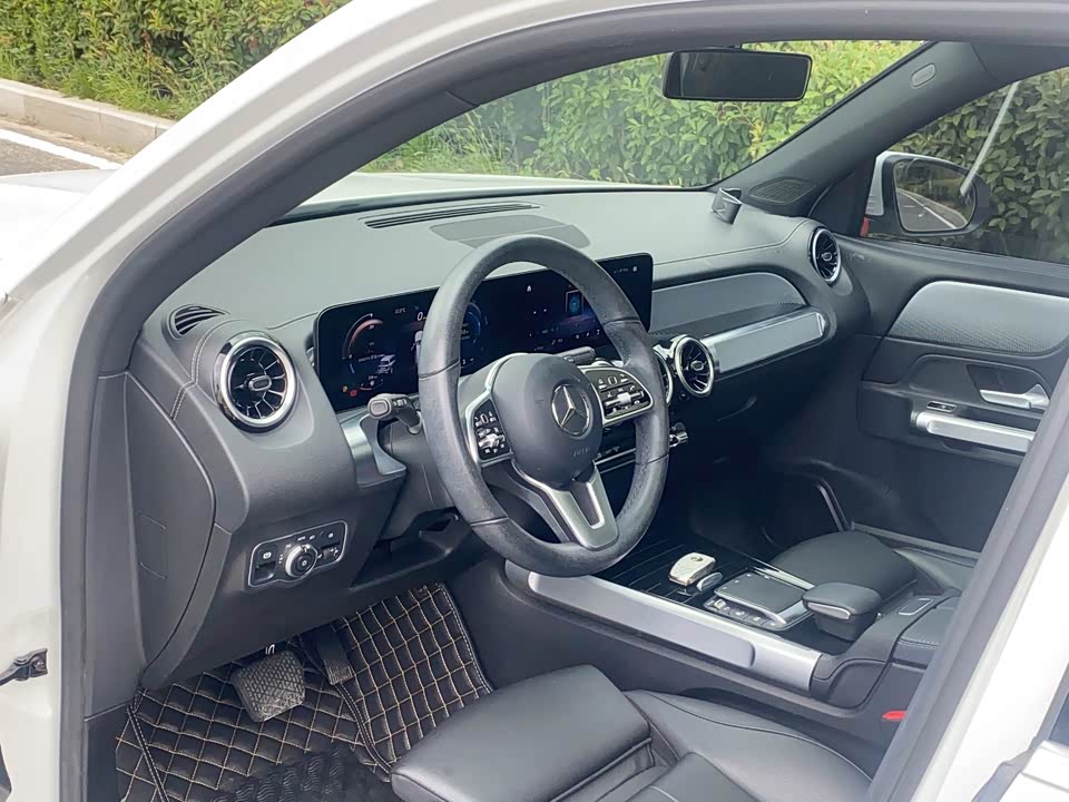 Mercedes-Benz GLB Mercedes-Benz GLB