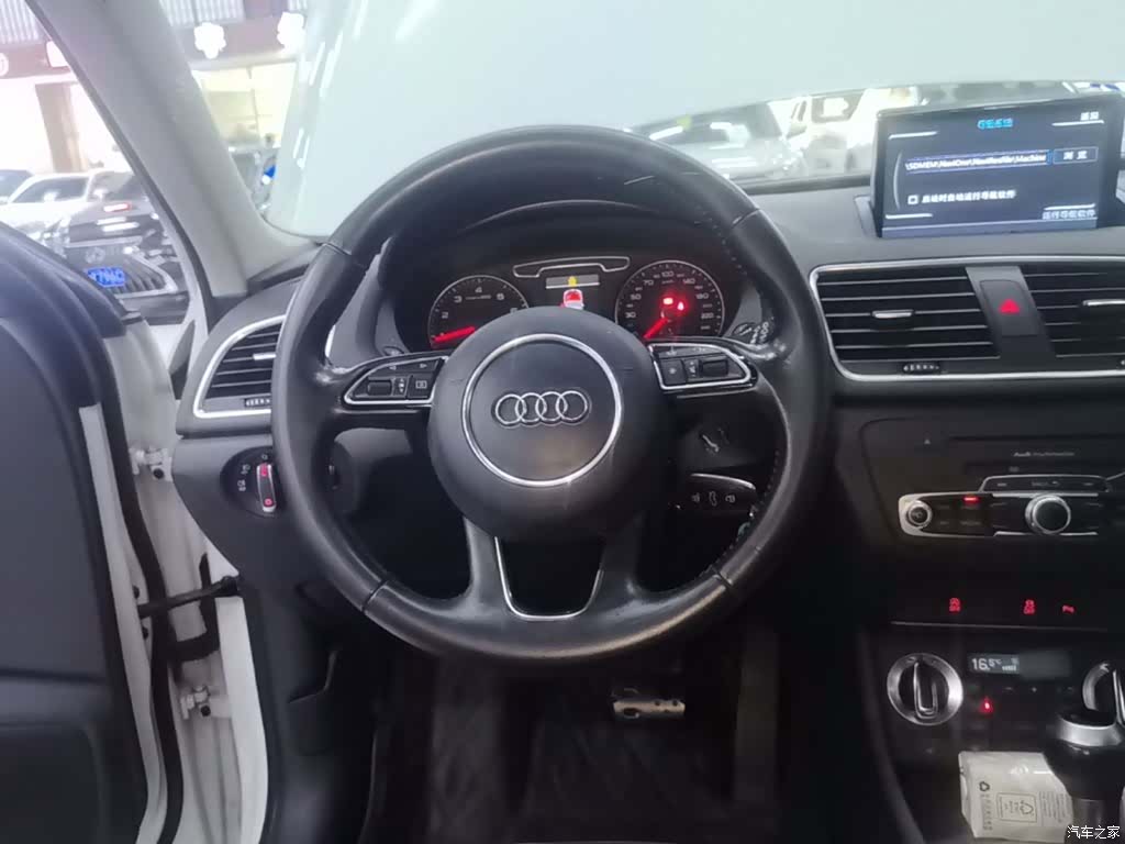 Audi Q3, 2016 11