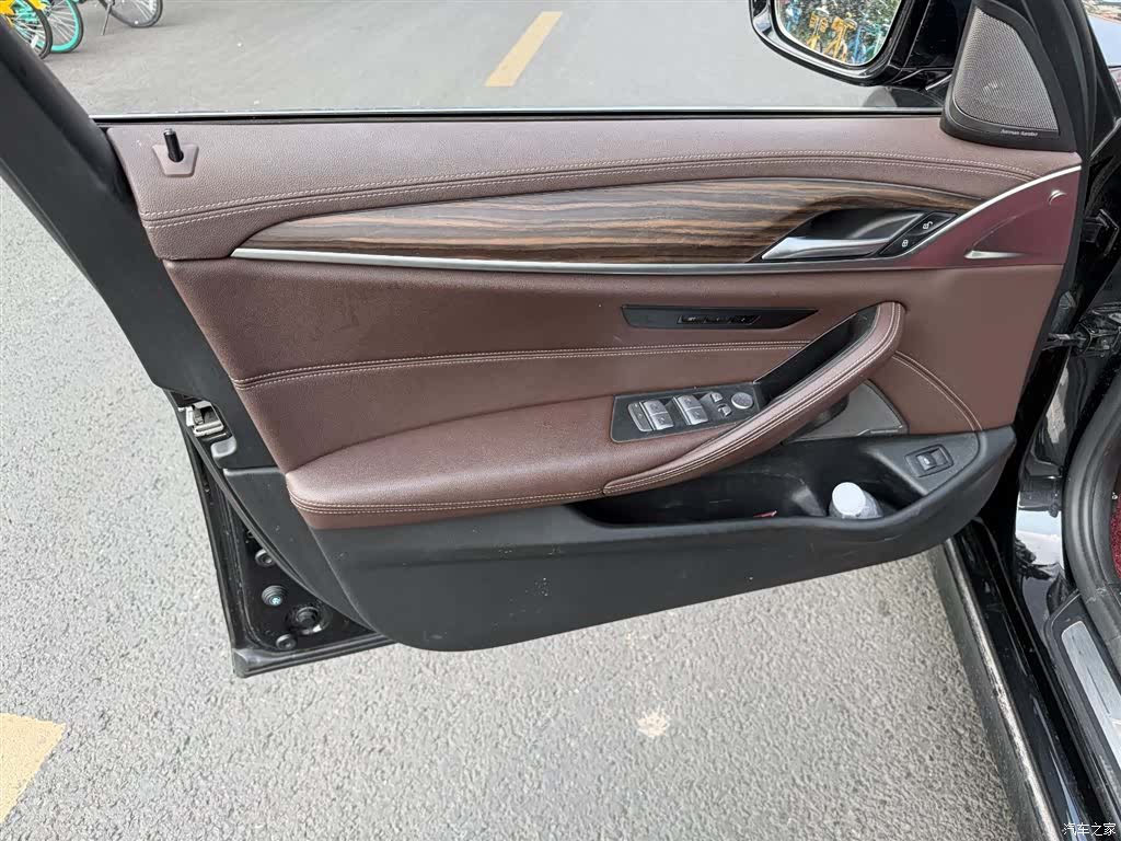 BMW 5 Series, 2022 6