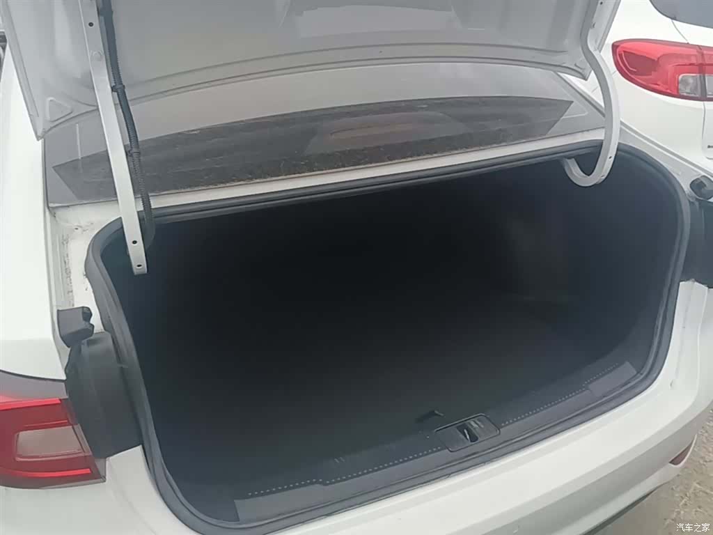 Roewe i5, 2021 19