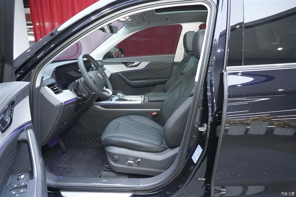 Hongqi HS5, 2025 12